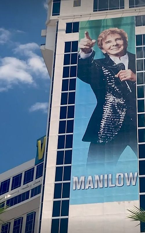 Barry Manilow - REMINDER: Platinum, Front Row, and BMIFC tickets are  available on Thursday (9/24) at 12 PM PT/8 PM GMT for: June 15 – MANCHESTER  – PHONES4U Arena Call Miss Vikki (